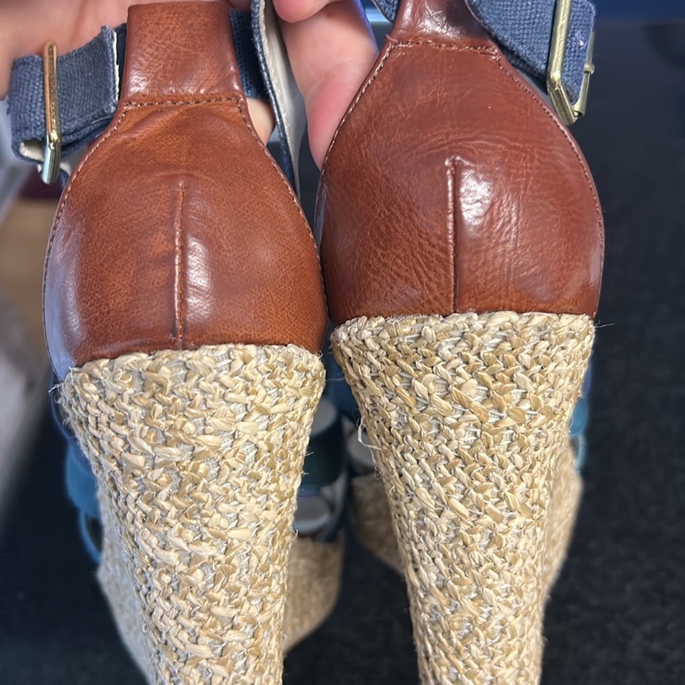 Lauren Conrad Wedge Sandals - Picture 8 of 10